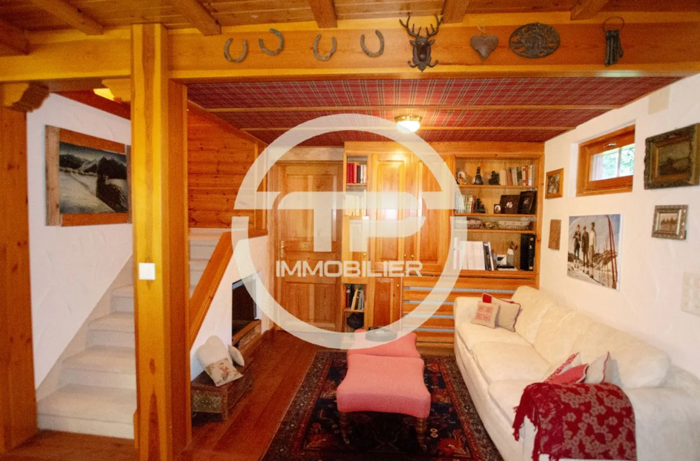 Charming Chalet Surrounded by Nature, Just Minutes from the Heart of Crans - Offering Peace and Serenity / Ref. 1007-677 - Photo 12 of 13
