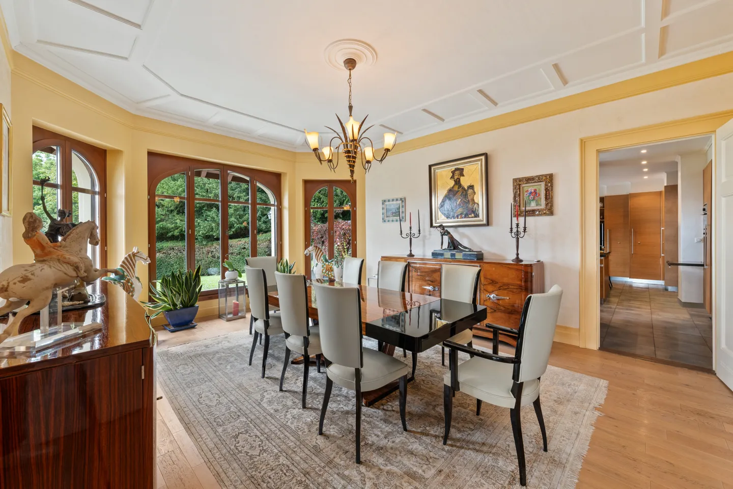 JONGNY - EXCEPTIONAL ESTATE WITH PANORAMIC VIEW OF THE LAKE - Photo 3 of 13