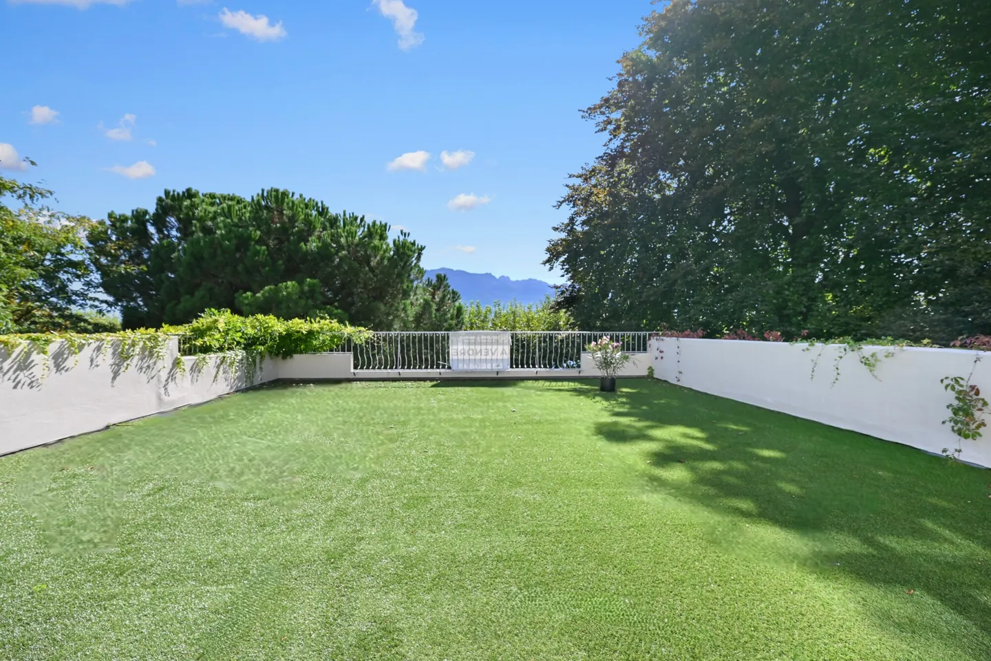 VEVEY - SITUATION EXCEPTIONNELLE, 4.5 PIECES SUR LES QUAIS - Photo 2 sur 12