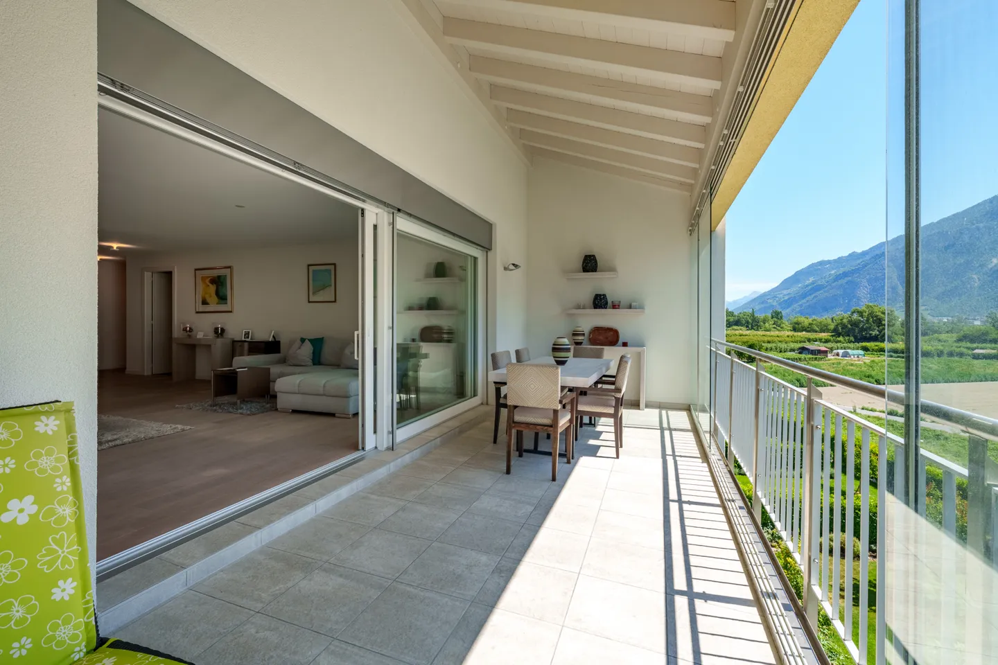 SAILLON - THE BATHS OF SAILLON - 3.5 ROOM HIGH-QUALITY APARTMENT - Photo 10 of 13