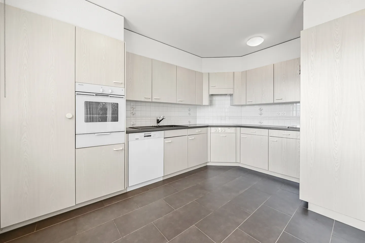 MONT-PÈLERIN - 3.5 PIECES AVEC VUE IMPRENABLE ET CALME ABSOLU - Photo 7 sur 11