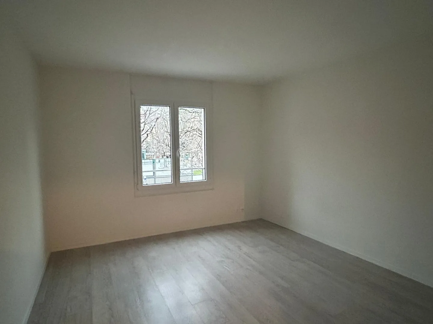 VEVEY - 2.5 ROOM APARTMENT WITH BALCONY - Photo 6 of 11