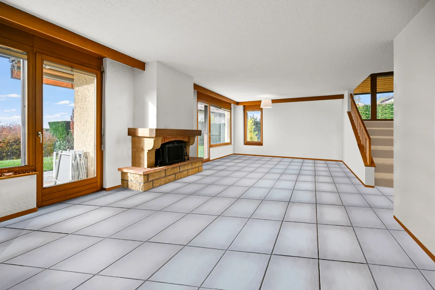 BRENT - VILLA INDIVIDUELLE DE 6.5 PIECES AVEC BELLE VUE LAC ET PISCINE - Photo 2 sur 13