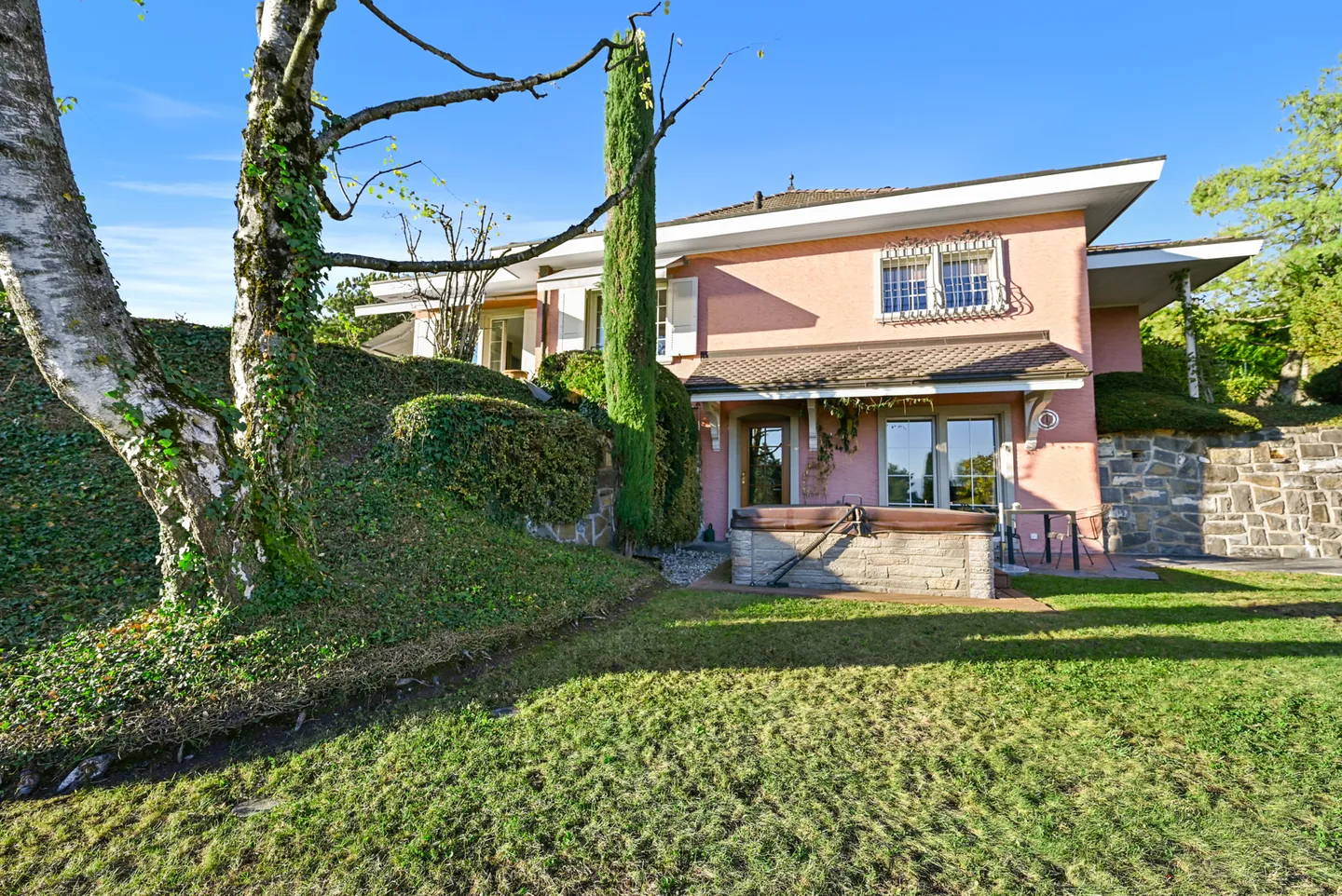 PRICE DROP! SAINT-LEGIER - LUXURIOUS HIGH-STANDARD VILLA - Photo 7 of 13