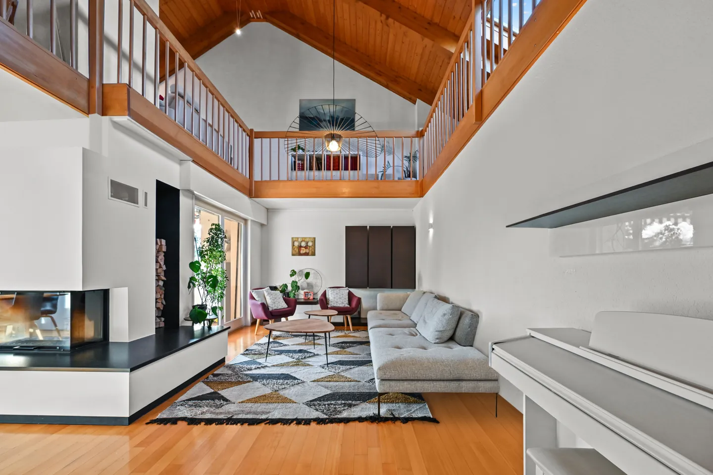 MONTREUX - MAGNIFICENT DUPLEX PENTHOUSE OF 6.5 ROOMS - Photo 2 of 13