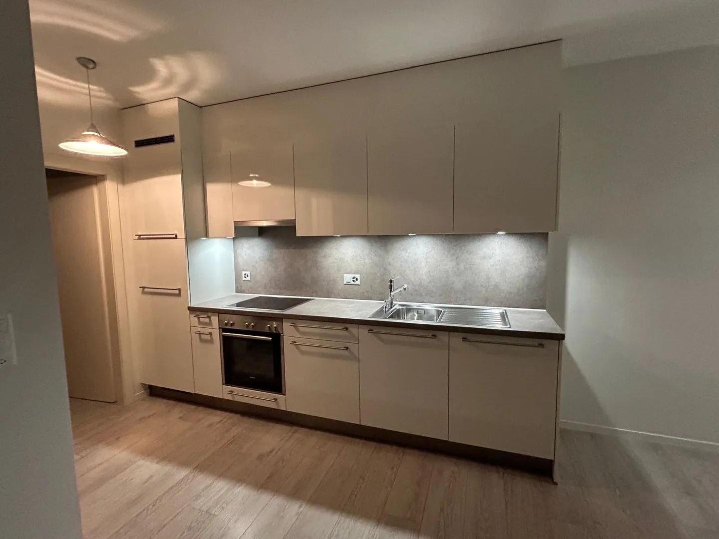 Appartement spacieux avec balcon - Photo 3 sur 11