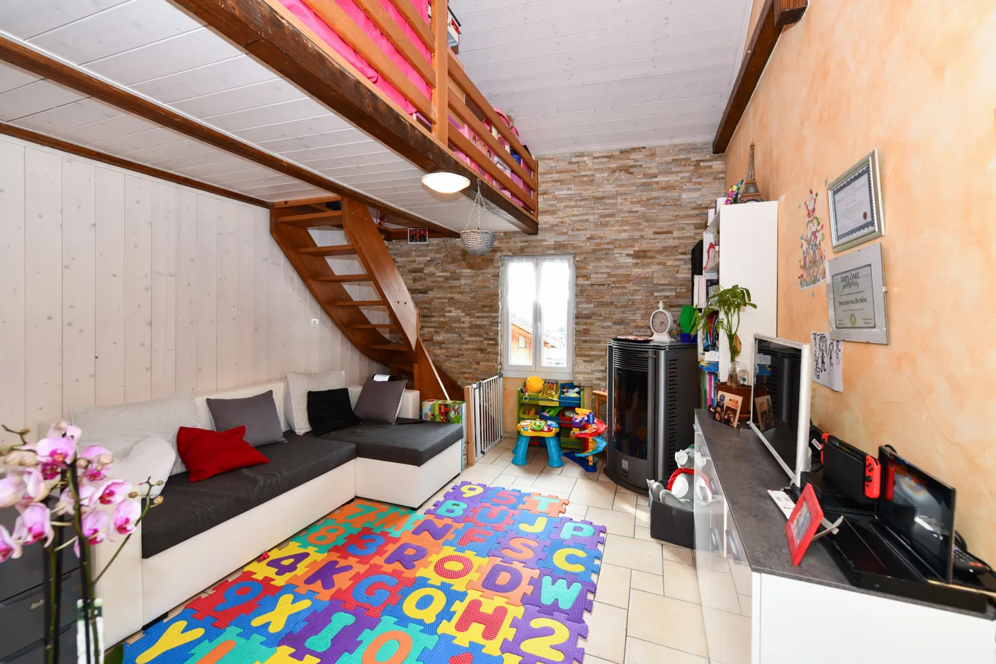 FULLY - RIDUZIONE DEL PREZZO - AFFASCINANTE CASA DI VILLAGGIO 3.5 STANZE - Foto 2 di 12