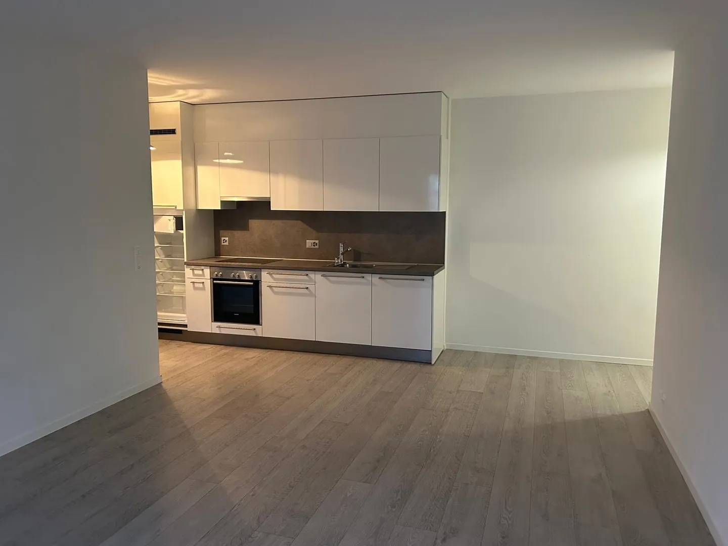 VEVEY - APPARTAMENTO 2.5 STANZE CON BALCONE - Foto 4 di 11