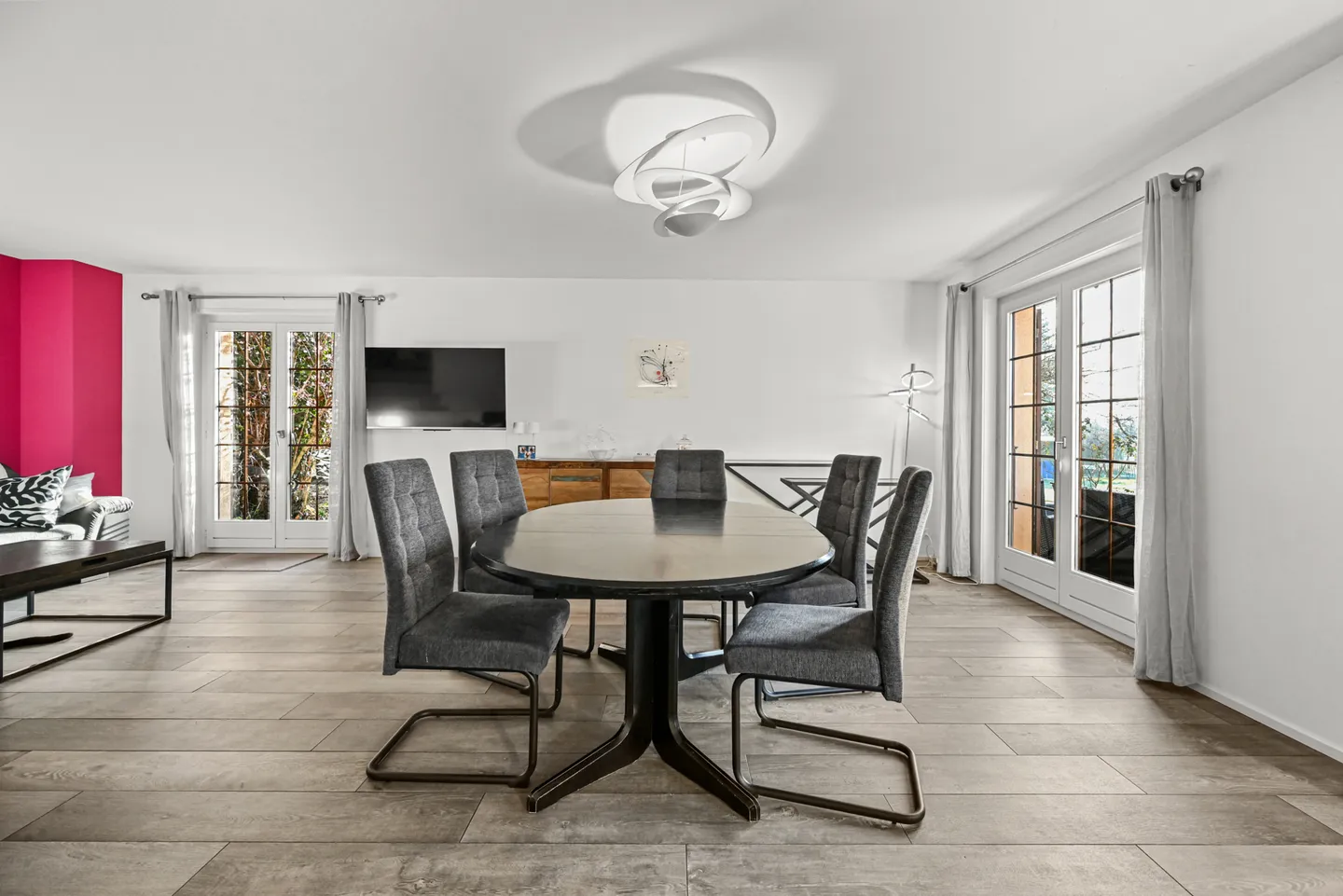 CHERNEX - SPAZIOSA VILLA A SCHIERA DI 5.5 LOCALI - Foto 3 di 13