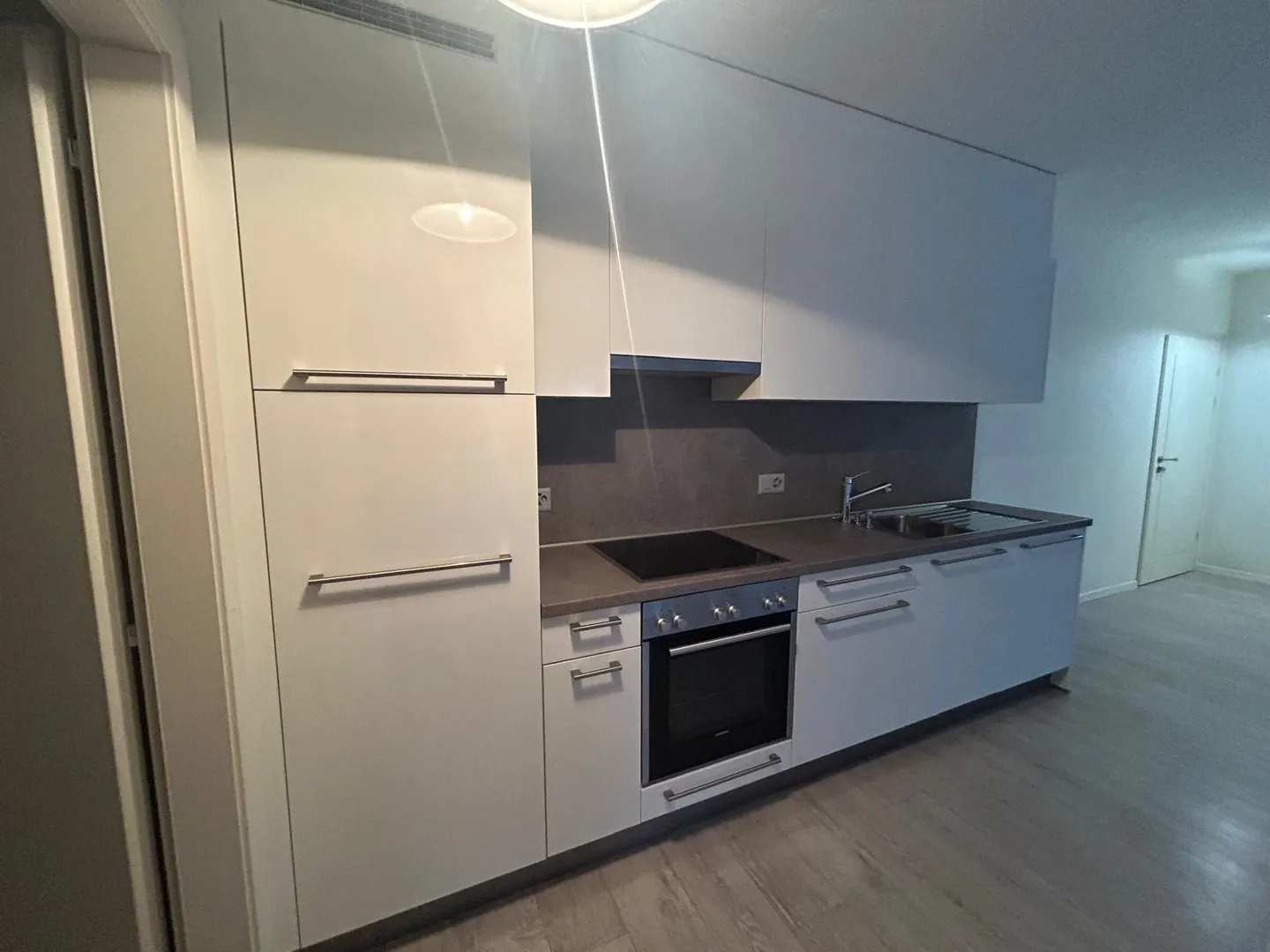 VEVEY - 2,5-ZIMMER-WOHNUNG MIT BALKON - Foto 5 von 11