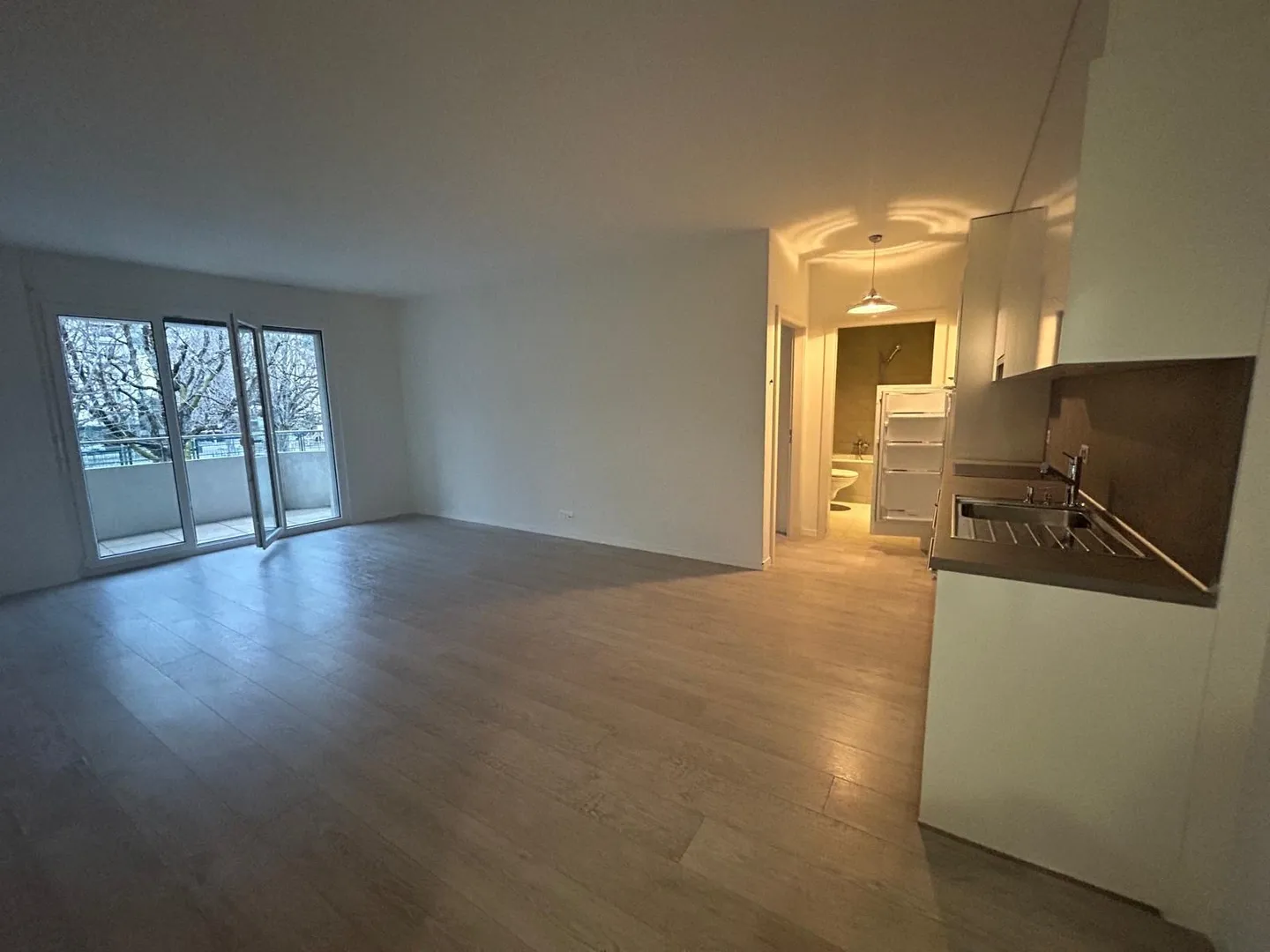 VEVEY - 2,5-ZIMMER-WOHNUNG MIT BALKON - Foto 1 von 11