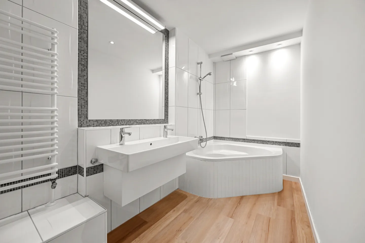 VEVEY - A LATO DEL LAGO, ECCEZIONALE 4.5 STANZE - Foto 7 di 9