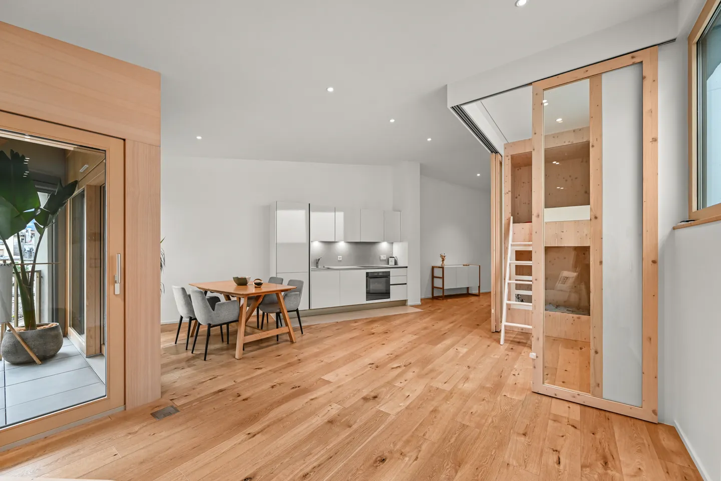 MONTREUX - GERÄUMIGE 2,5-ZIMMER-WOHNUNG DER OBERKLASSE - Foto 4 von 7