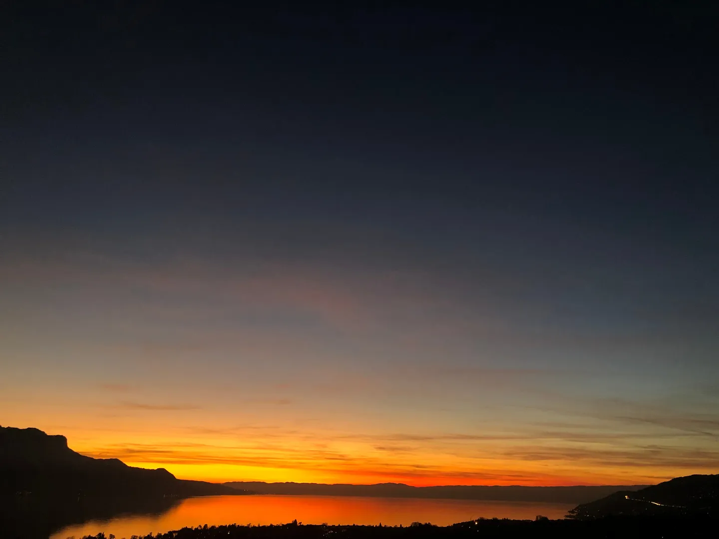 BLONAY - HOCHWERTIGE IMMOBILIE - SCHWIMMBAD - PANORAMABLICK AUF DEN SEE - Foto 3 von 3