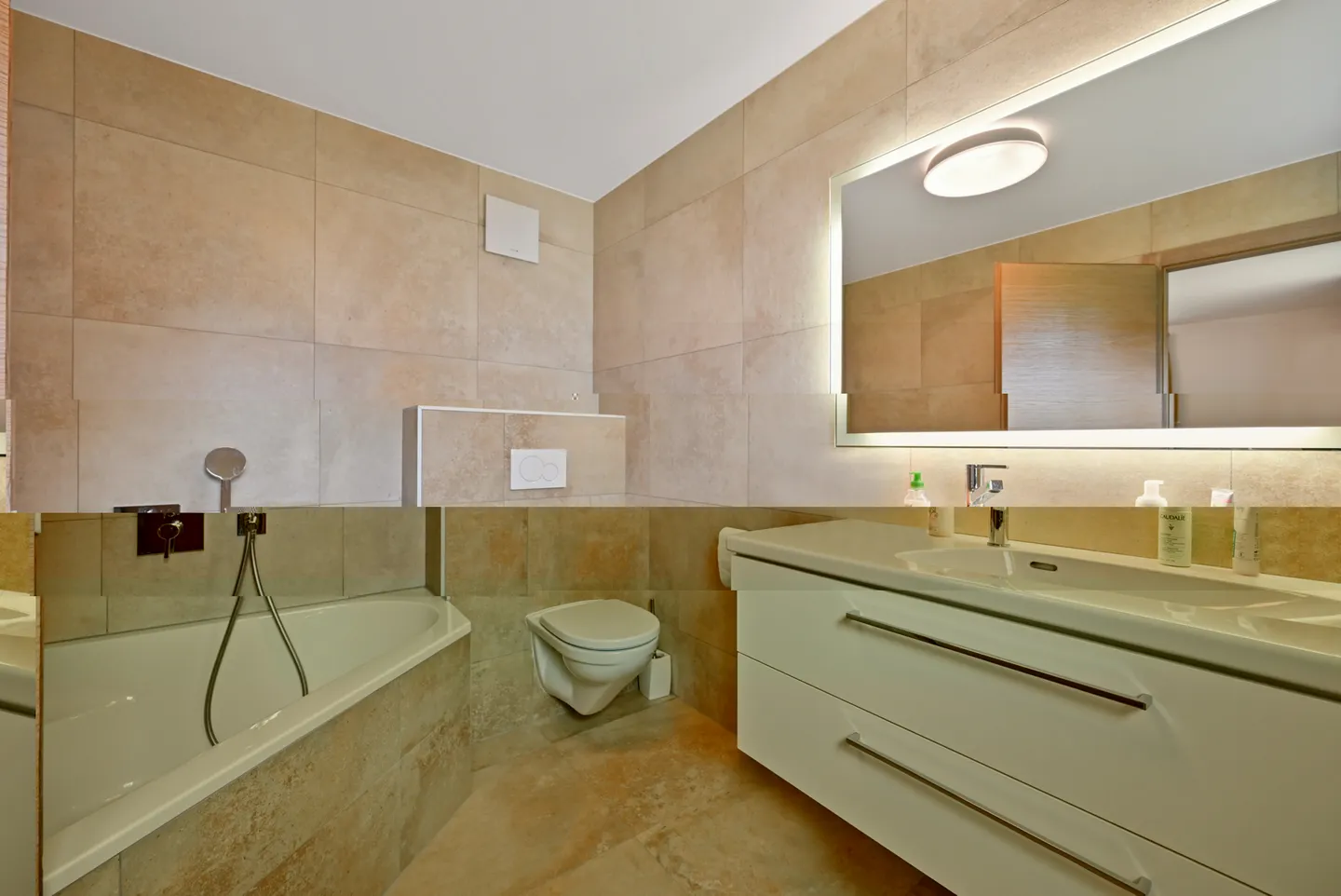 LUTRY - UNIQUE! MAGNIFICENT VILLA IN THE HEART OF THE VINES - Photo 12 of 13