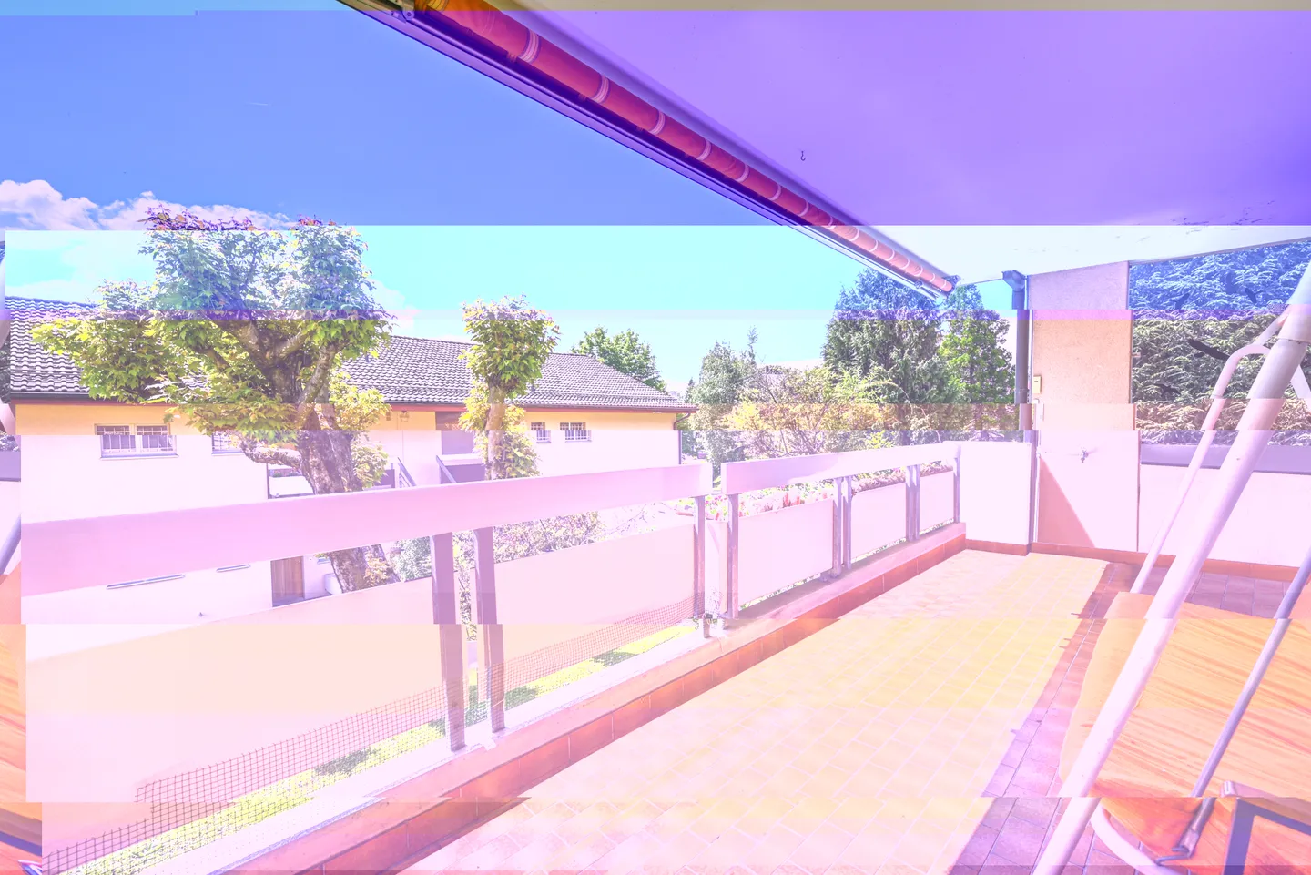 BLONAY - SPAZIOSO E LUMINOSO 5.5 STANZE - Foto 2 di 13