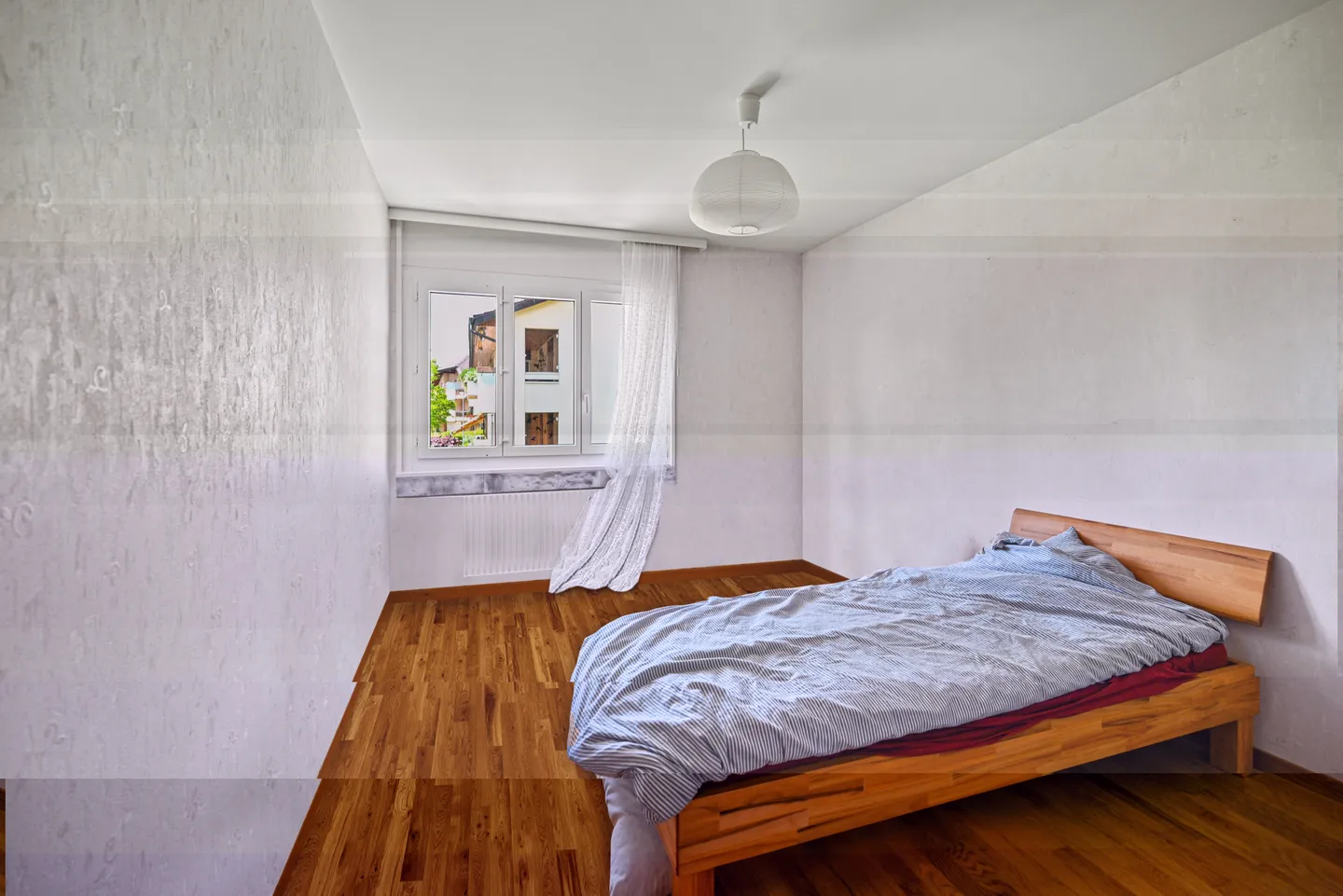 BLONAY - SPAZIOSO E LUMINOSO 5.5 STANZE - Foto 8 di 13