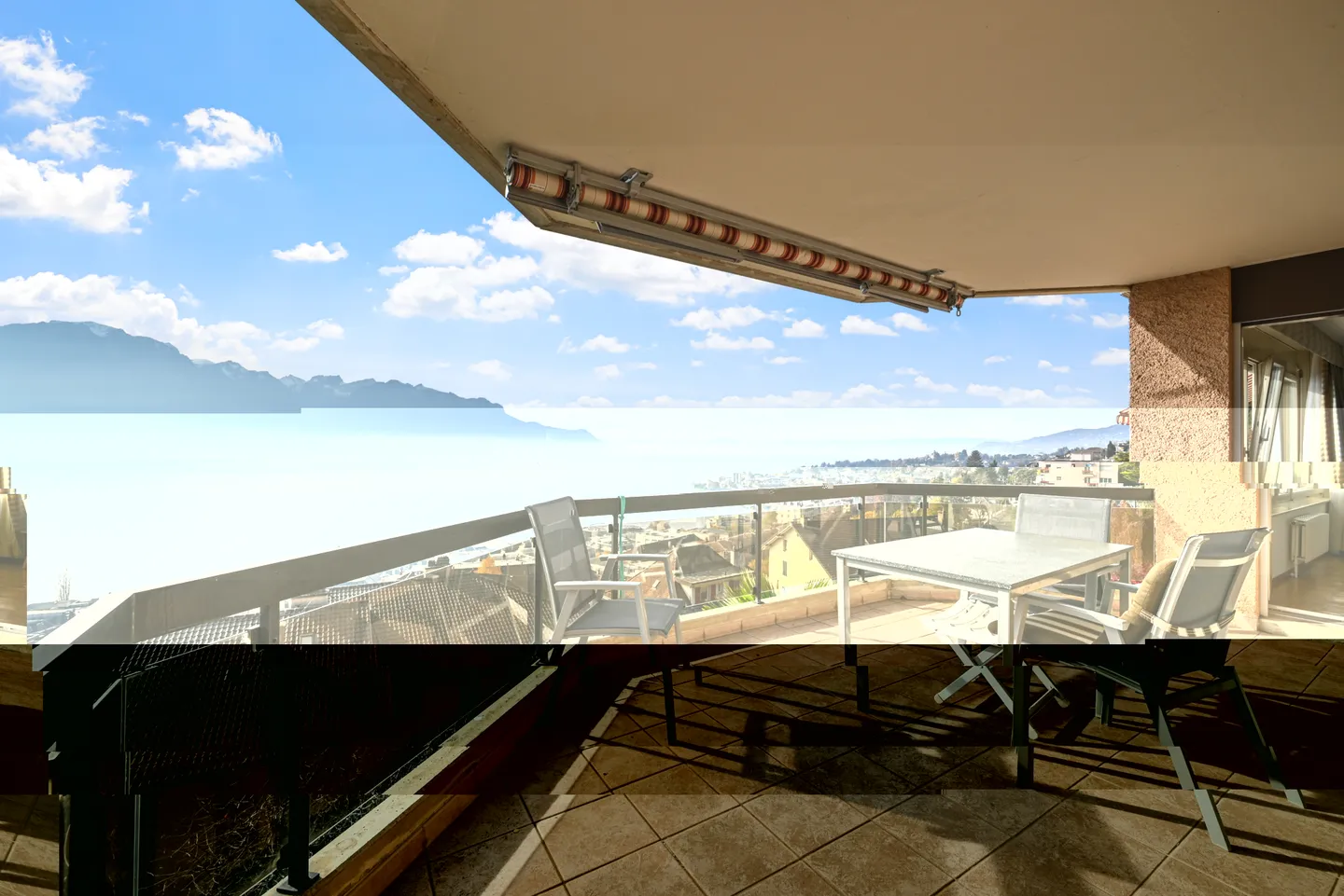 MONTREUX - SPACIOUS 4.5 ROOMS WITH UNOBSTRUCTED VIEW - Photo 5 of 11