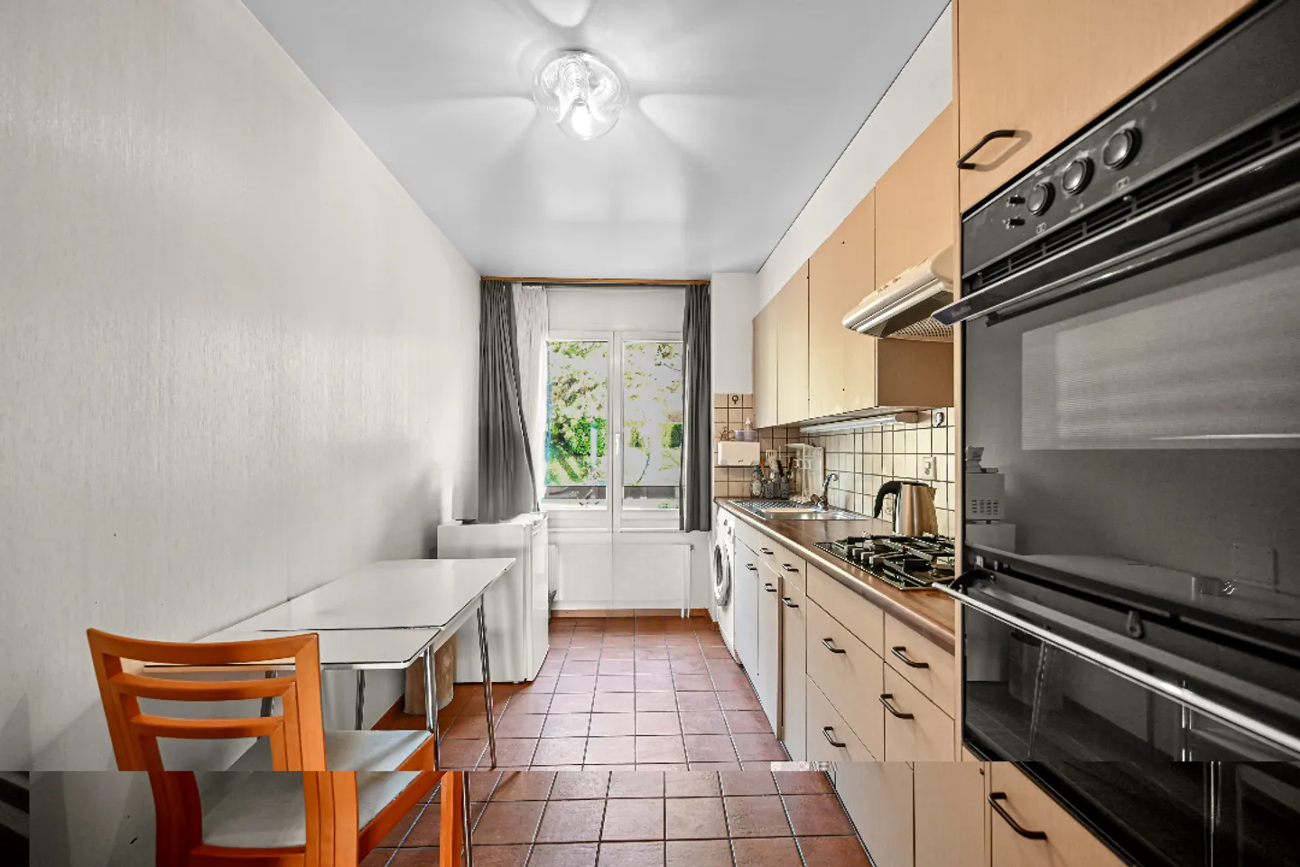 MONTREUX - SPACIOUS 4.5 ROOMS WITH UNOBSTRUCTED VIEW - Photo 8 of 11