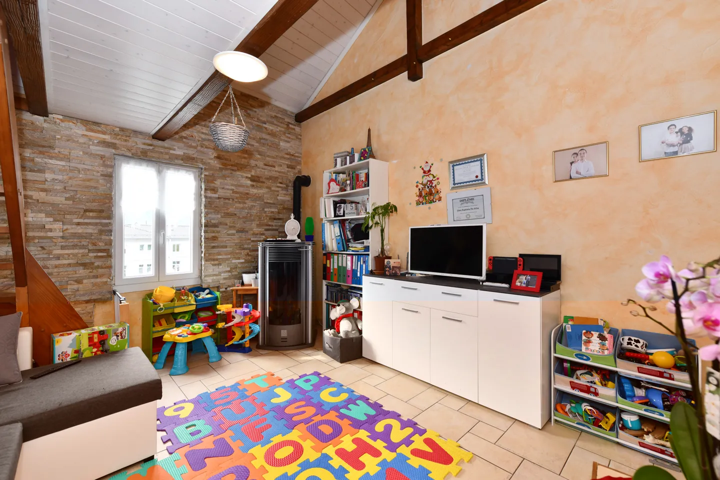 FULLY - PREISREDUZIERUNG - CHARMIERENDE DORFHAUS 3.5 ZIMMER - Foto 3 von 12