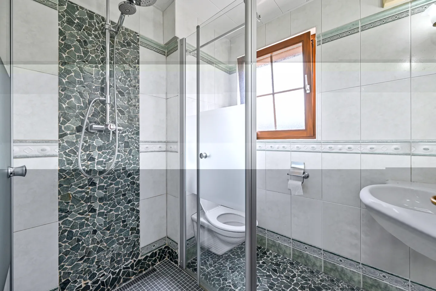 BOUVERET - BELLA VILLA INDIVIDUALE 8 STANZE CON PISCINA E GIARDINO - Foto 13 di 13