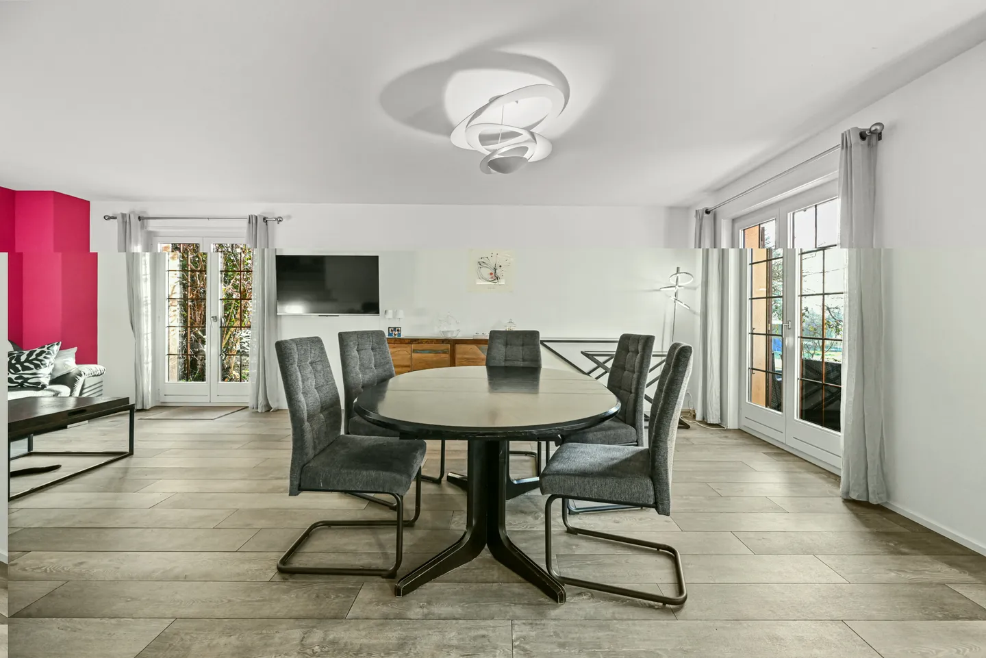 CHERNEX - GERÄUMIGE DOPPELVILLA MIT 5.5 ZIMMERN - Foto 4 von 13