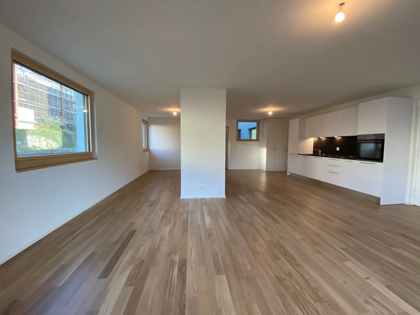 MONTREUX - SPACIOUS 2.5 ROOM APARTMENT LOT 9 - Photo 8 of 13