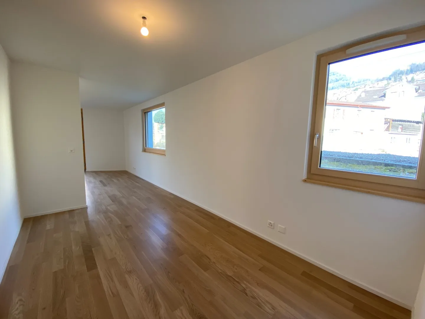 MONTREUX - SPACIOUS 2.5 ROOM APARTMENT LOT 9 - Photo 10 of 13