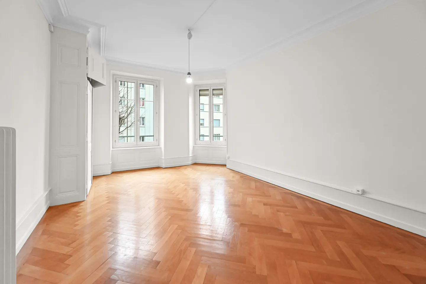 LAUSANNE - 5.5 STANZE BELLA EPOCA NEL CENTRO CITTADINO - Foto 4 di 9