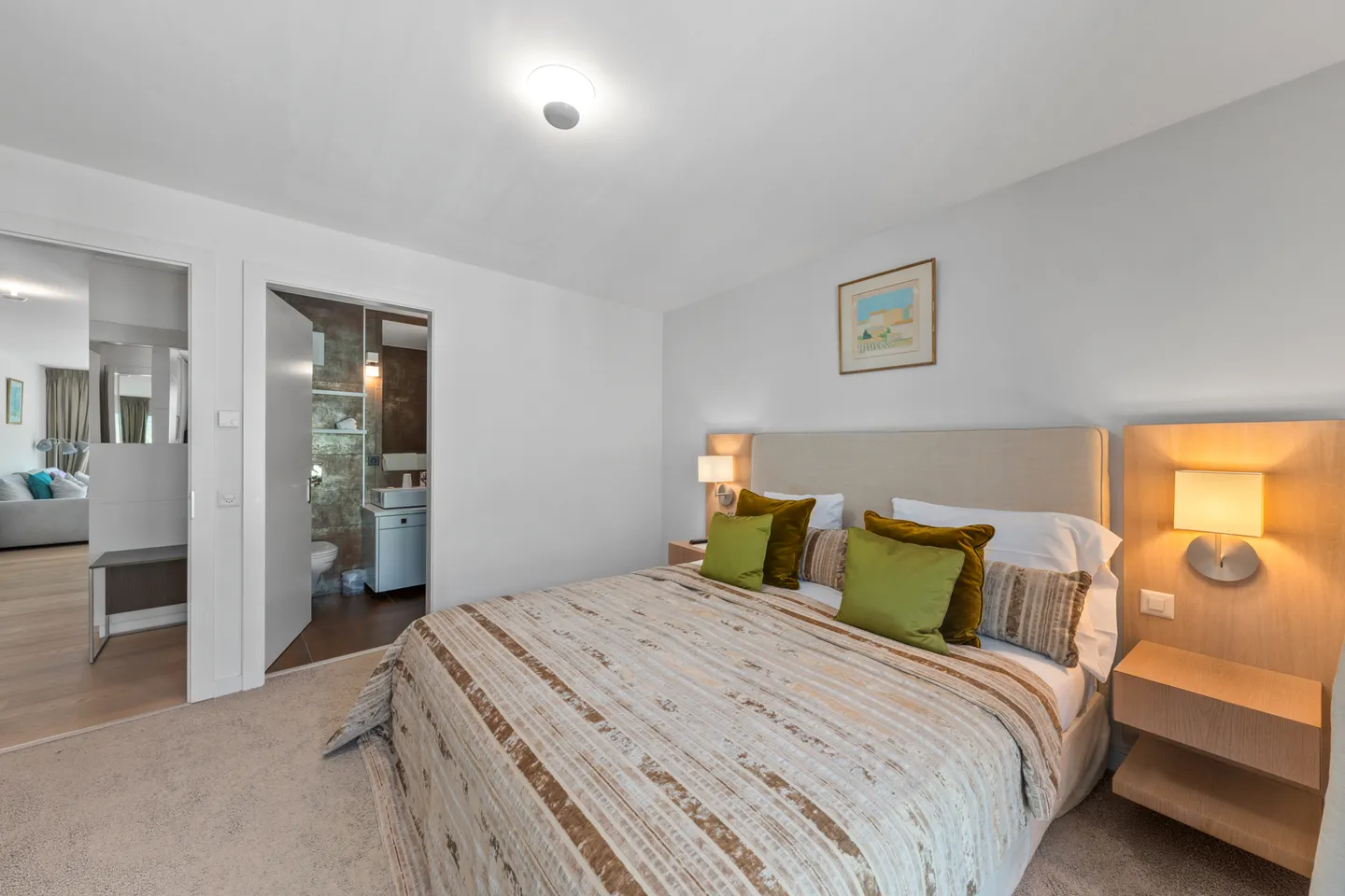 SAILLON - THE BATHS OF SAILLON - 3.5 ROOM HIGH-QUALITY APARTMENT - Photo 9 of 13