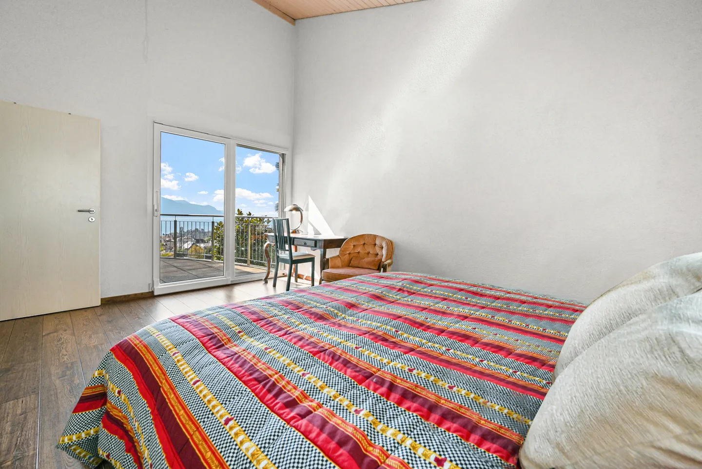 CHAILLY-SUR-MONTREUX - AUSGEZEICHNETE DOPPELHAUSHÄLFTE 7,5 ZIMMER - AUSSICHT - Foto 11 von 13