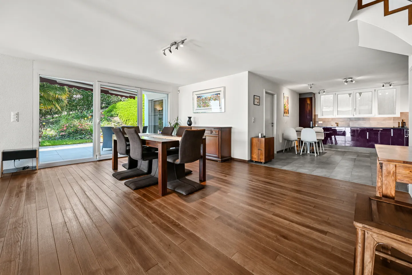 CHAILLY-SUR-MONTREUX - AUSGEZEICHNETE DOPPELHAUSHÄLFTE 7,5 ZIMMER - AUSSICHT - Foto 6 von 13