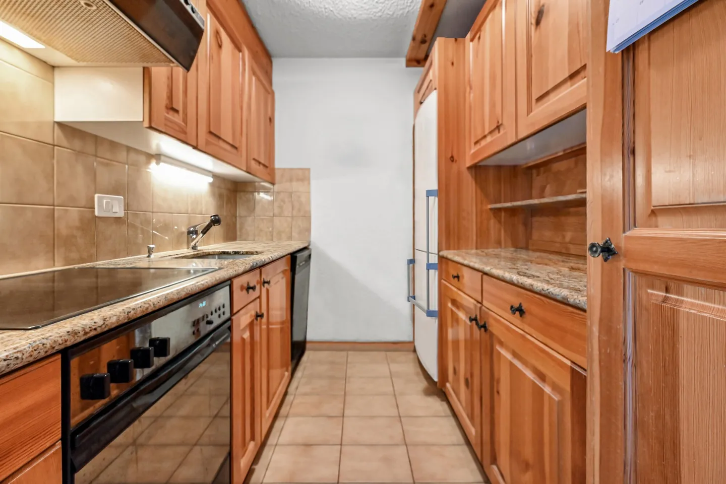 VILLARS - COZY 3.5 ROOM APARTMENT WITH BALCONY - Photo 6 of 11