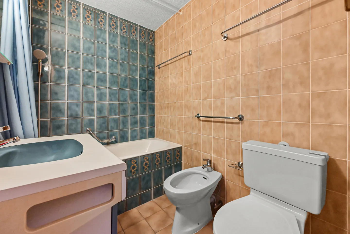 VILLARS - COZY 3.5 ROOM APARTMENT WITH BALCONY - Photo 10 of 11