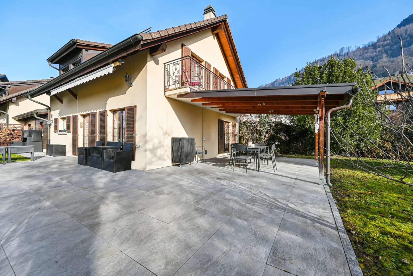 Villa Jumelle Spacieuse à Chernex - Photo 2 sur 13