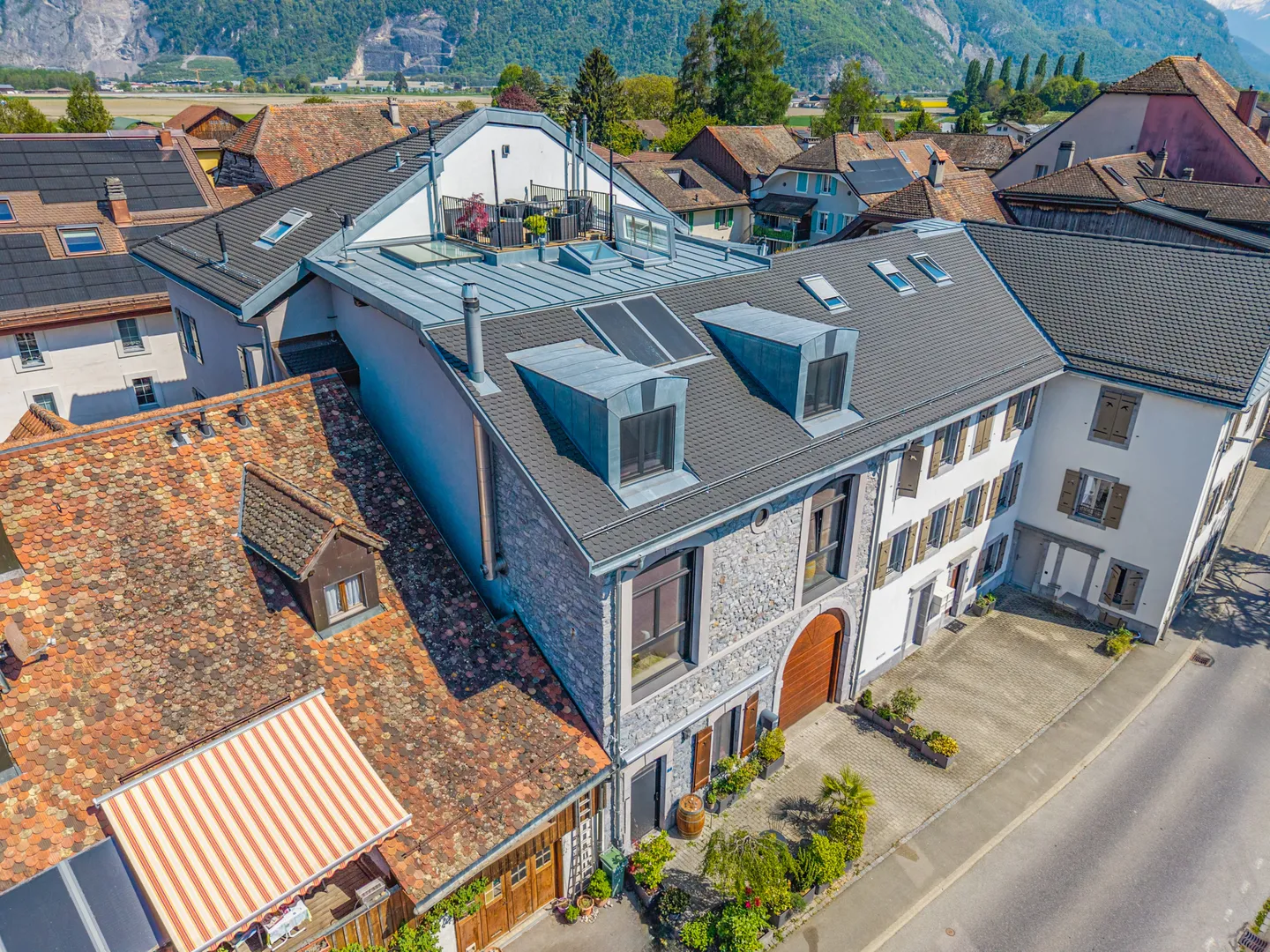 NOVILLE - RENOVATED VILLAGE HOUSE - NEW YORK STYLE INTERIOR - - Photo 2 of 13