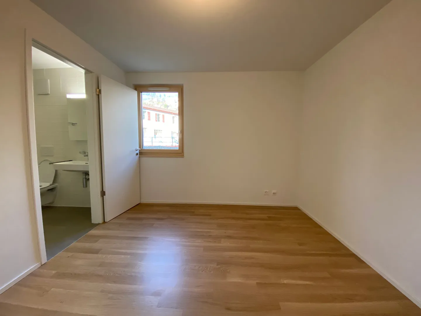 MONTREUX - GERÄUMIGE 2.5-ZIMMER-WOHNUNG LOT 9 - Foto 12 von 13