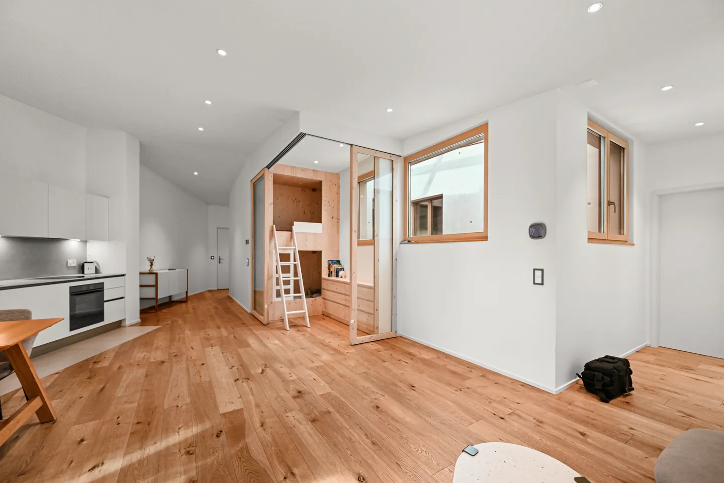 MONTREUX - SPAZIOSO APPARTAMENTO DI 2.5 STANZE DI ALTO LIVELLO - Foto 5 di 7