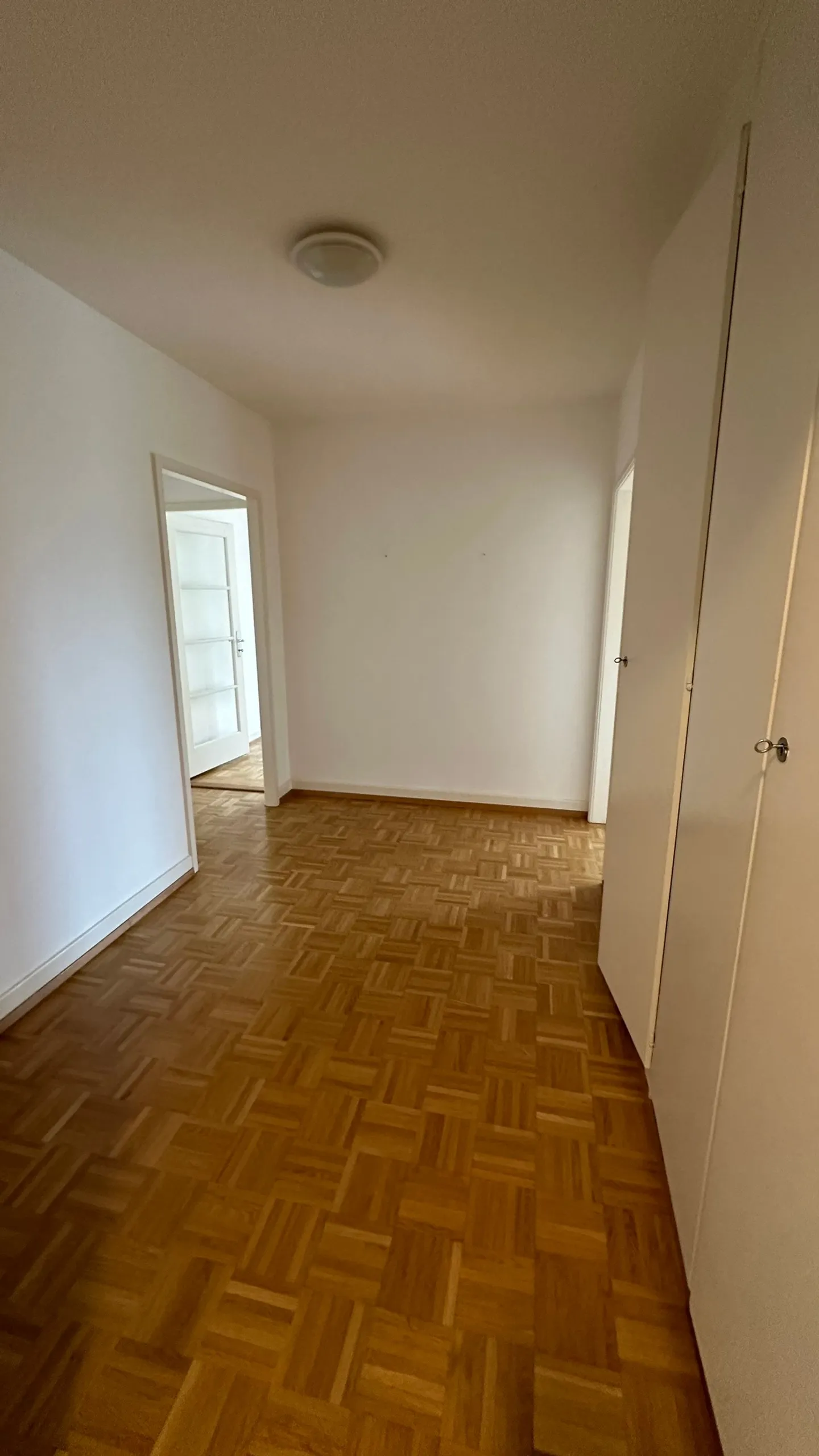 Appartement Charmant avec Vue sur le Lac - Photo 3 sur 6