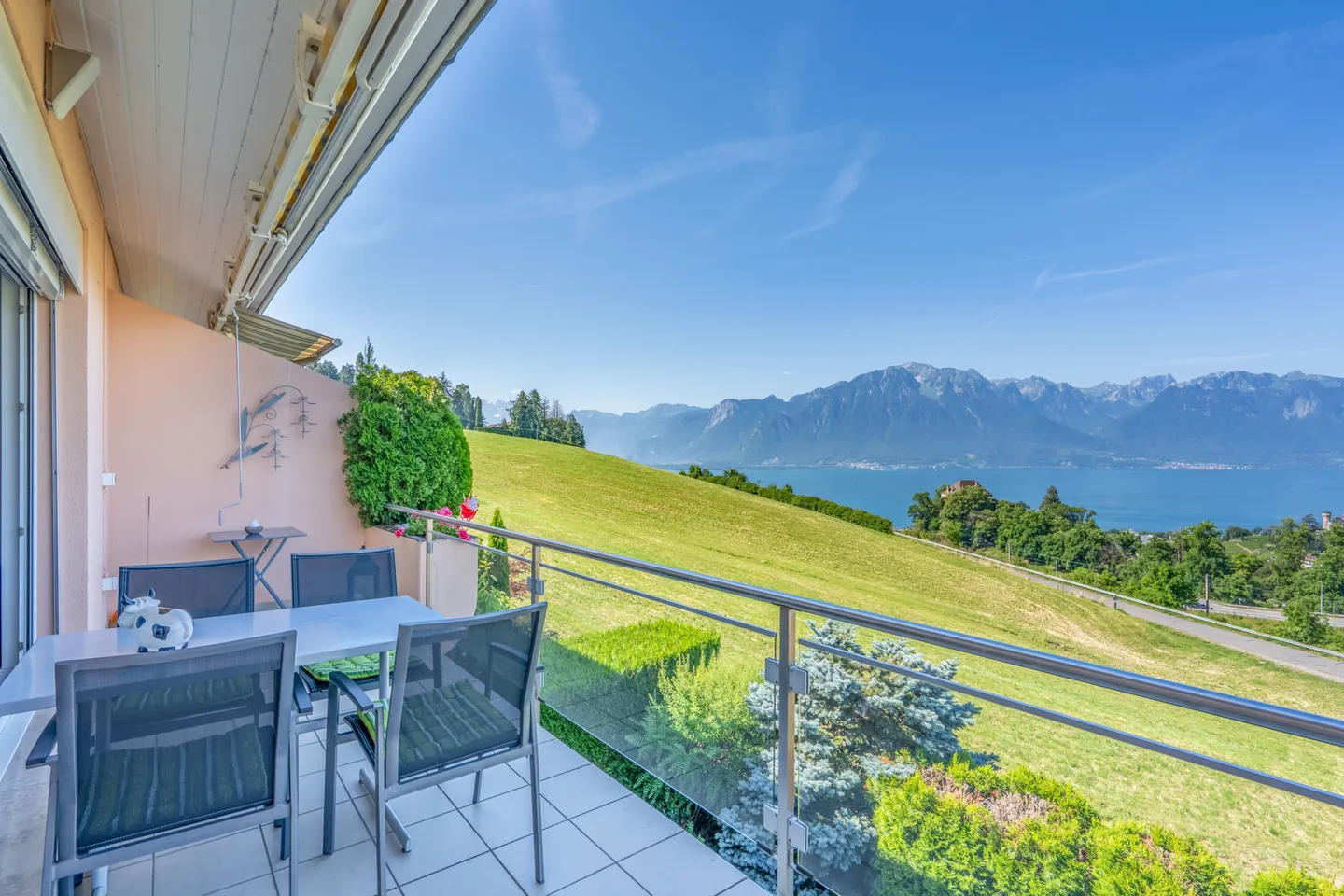 Villa Spacieuse avec Vue Lac - Photo 3 sur 13