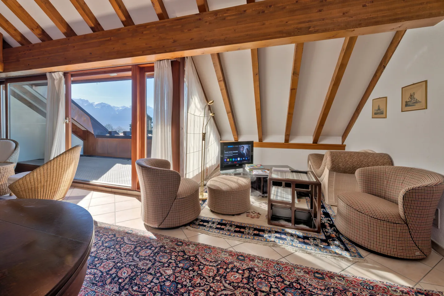 ST-LEGIER - GERÄUMIGE 4.5 ZIMMER MIT SEEBLICK - Foto 4 von 13