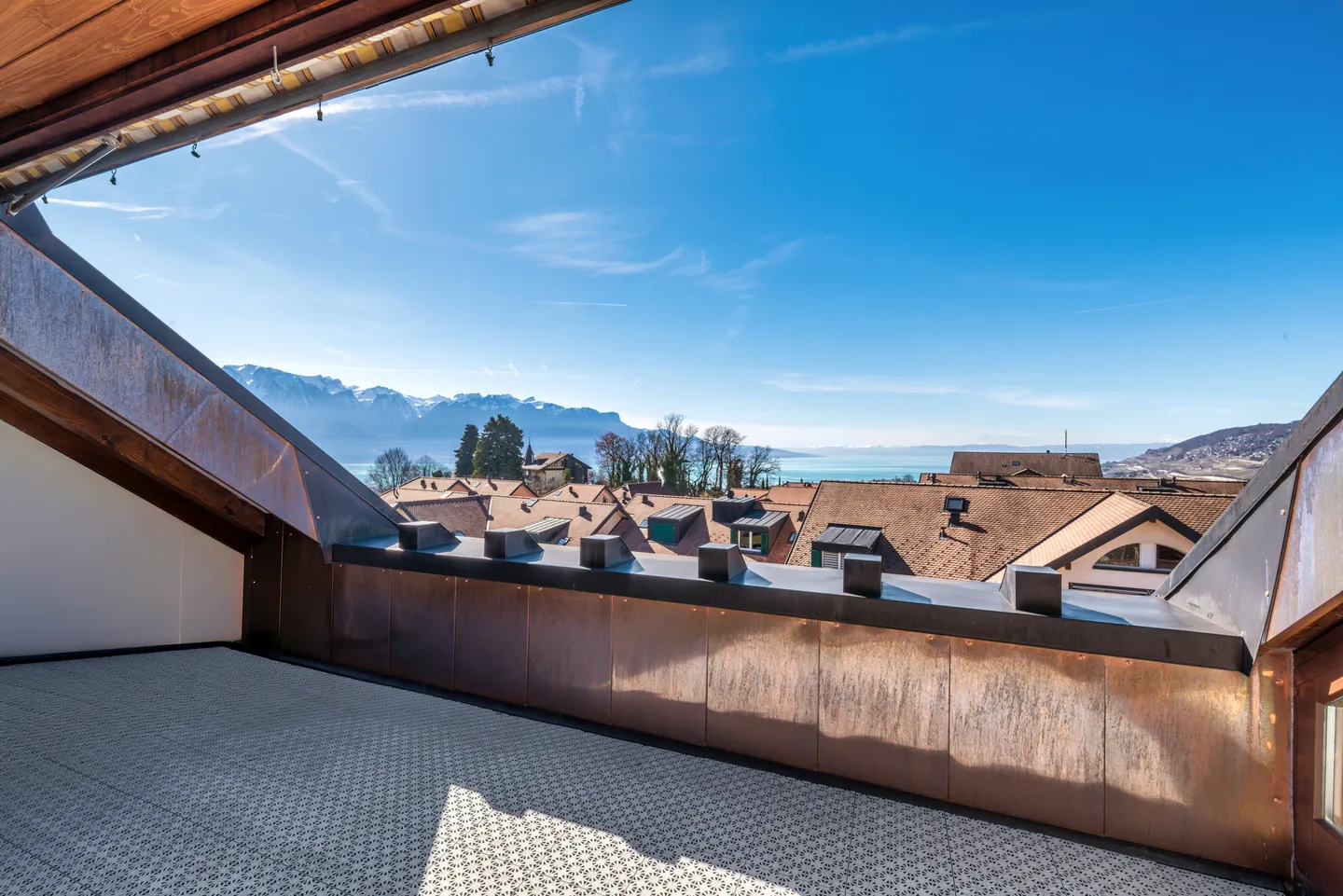 ST-LEGIER - GERÄUMIGE 4.5 ZIMMER MIT SEEBLICK - Foto 6 von 13