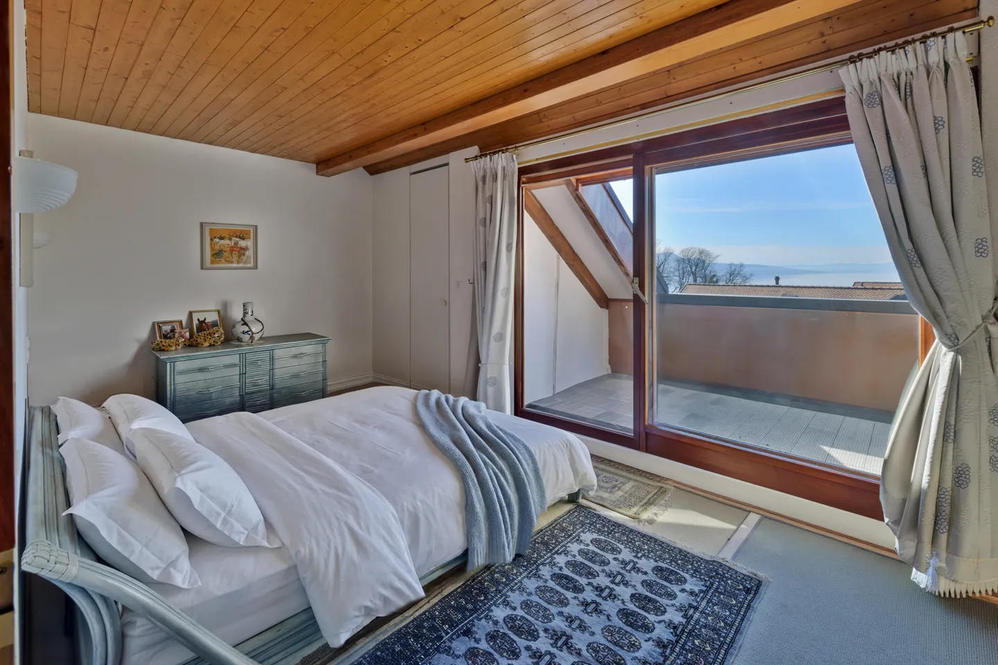 ST-LEGIER - GERÄUMIGE 4.5 ZIMMER MIT SEEBLICK - Foto 12 von 13