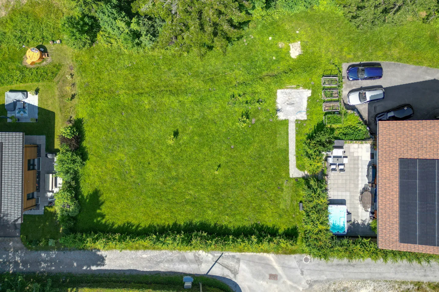 LES PACCOTS - WUNDERSCHÖNES CHALET MIT 7,5 ZIMMERN - Foto 6 von 13