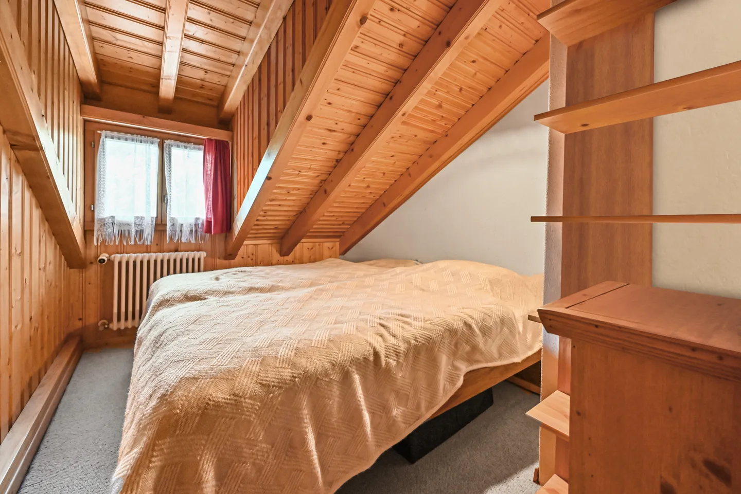 LES DIABLERETS - GEMÜTLICHE 2,5-ZIMMER-WOHNUNG IM DACHGESCHOSS - Foto 8 von 13