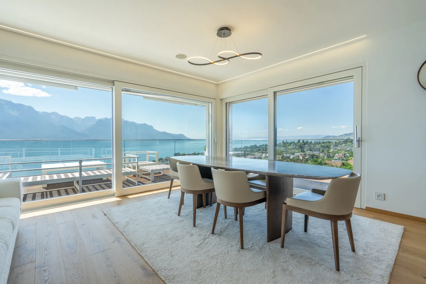 MONTREUX - ATTIQUE EXCEPTIONNEL AVEC VUE PANORAMIQUE - Foto 5 von 11