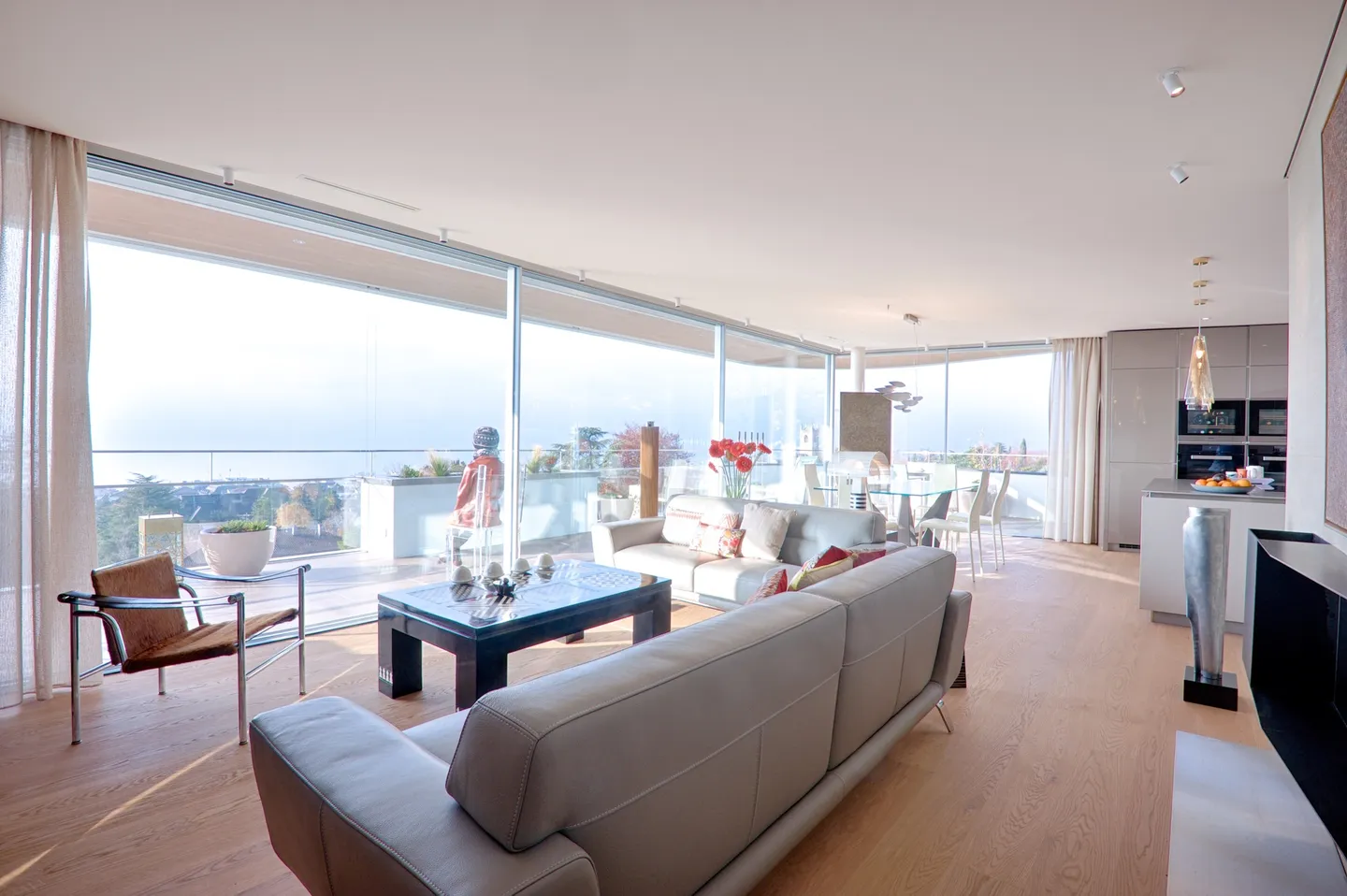 VEVEY - MAGNIFIQUE APPARTEMENT DE 4.5 PIECES AVEC SUPERBE VUE SUR LE - Foto 4 di 13