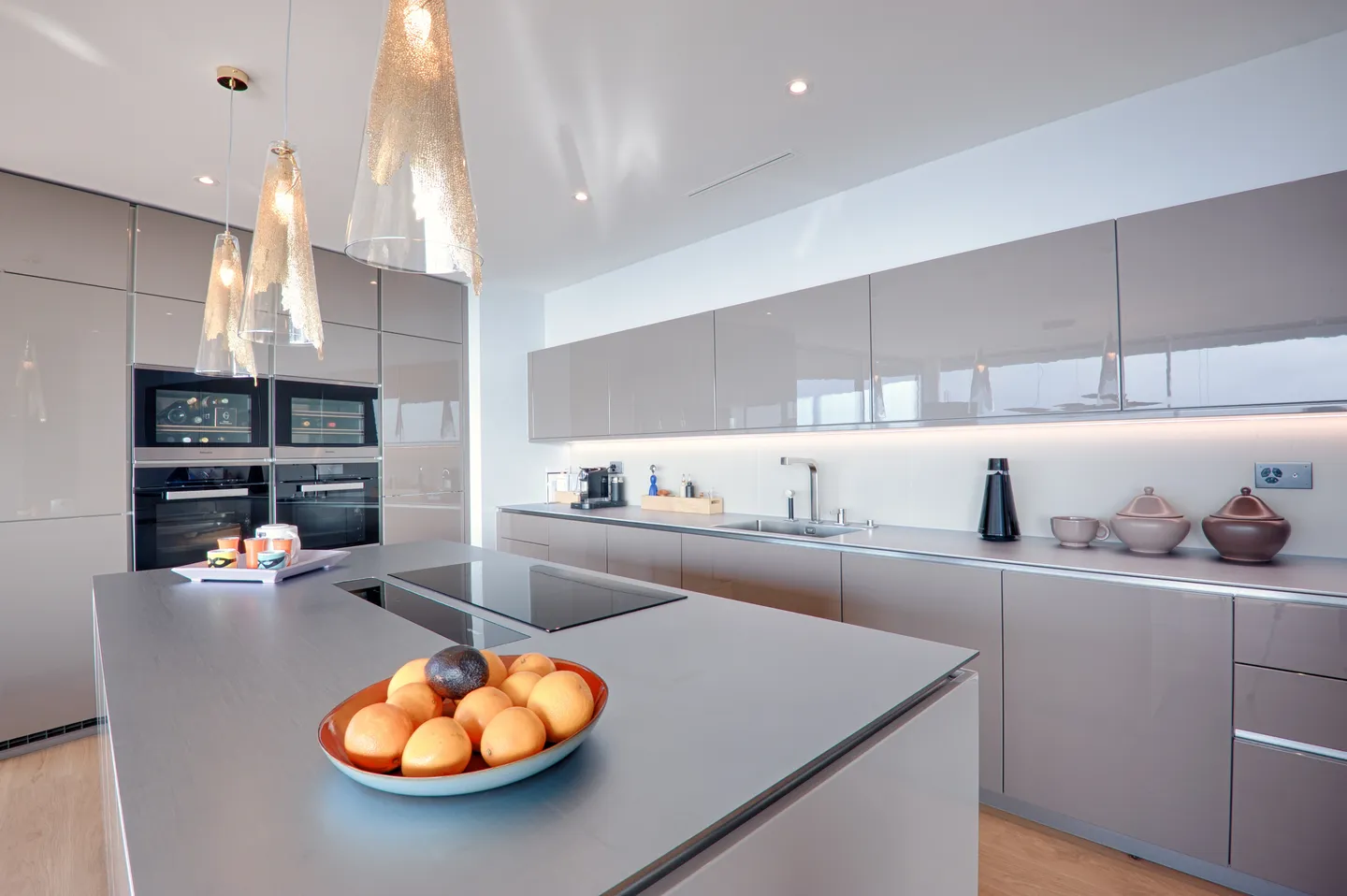 VEVEY - MAGNIFIQUE APPARTEMENT DE 4.5 PIECES AVEC SUPERBE VUE SUR LE - Foto 7 di 13
