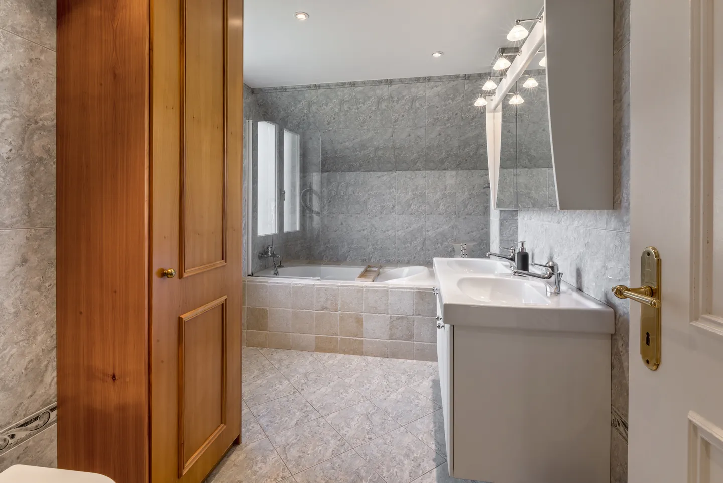 BLONAY - RAVISSANTE PROPRIETE AVEC VUE PANORAMIQUE - Foto 11 von 13