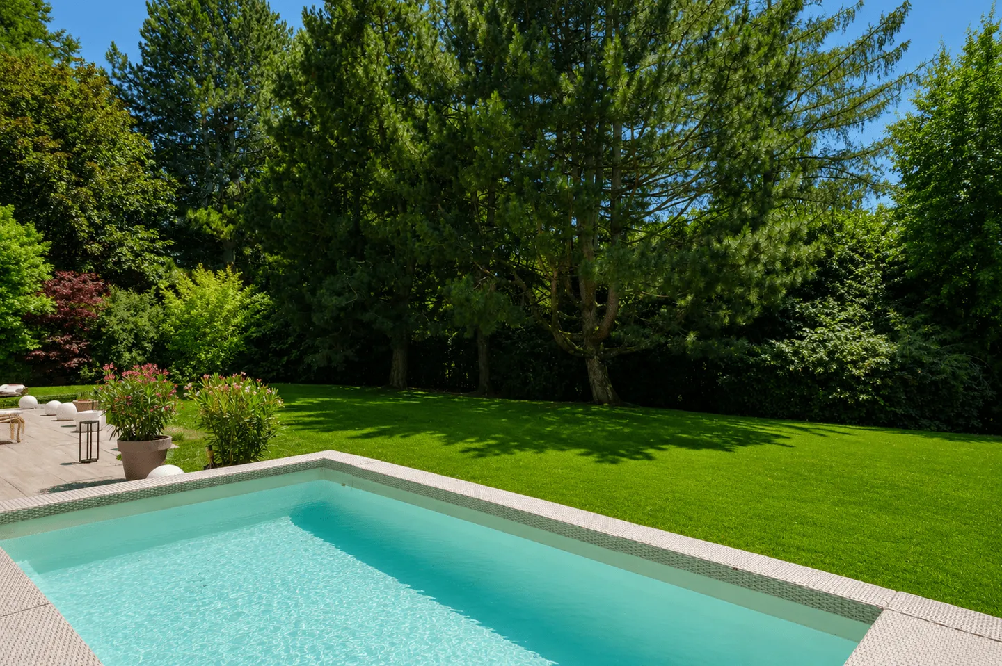 PROPRIETE DE STANDING 9 PIECES + PISCINES - Photo 3 sur 13